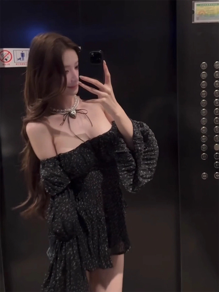 Black Bell Sleeve Top And High - Vintage Collectible Bells review and price